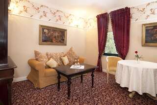 Отель Hotel Boutique Casa del Sole Тимишоара Апартаменты с видом на бассейн-4